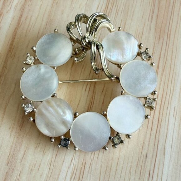 Vtg Lisner Set Brooch Round and Bar Mother of Pearl Rhinestone Gold Tone Statem - Picture 2 of 9